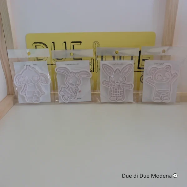 Set di 4 tagliabiscotti a tema cartoni